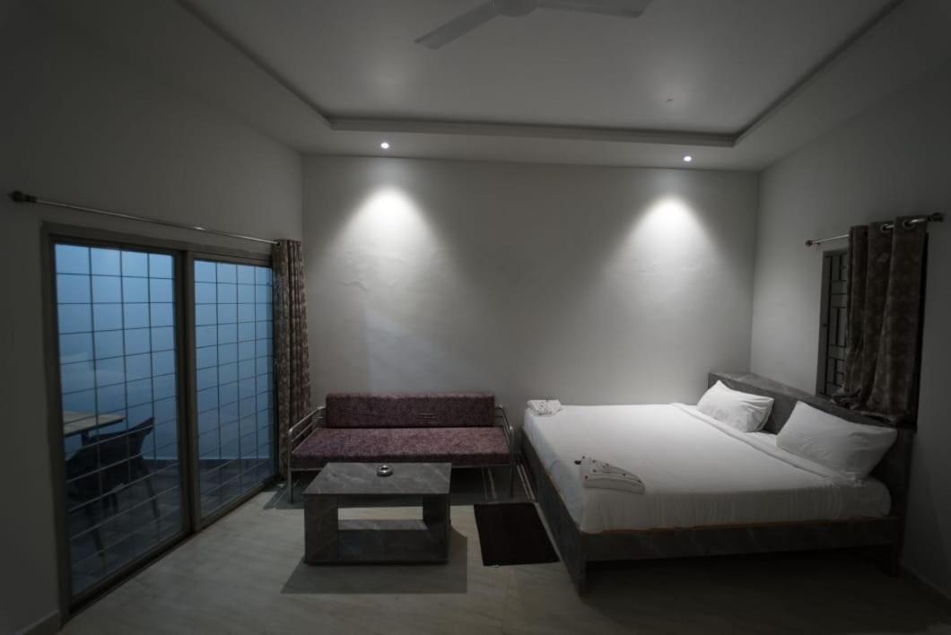 Hotel Peppers Yercaud Exterior photo