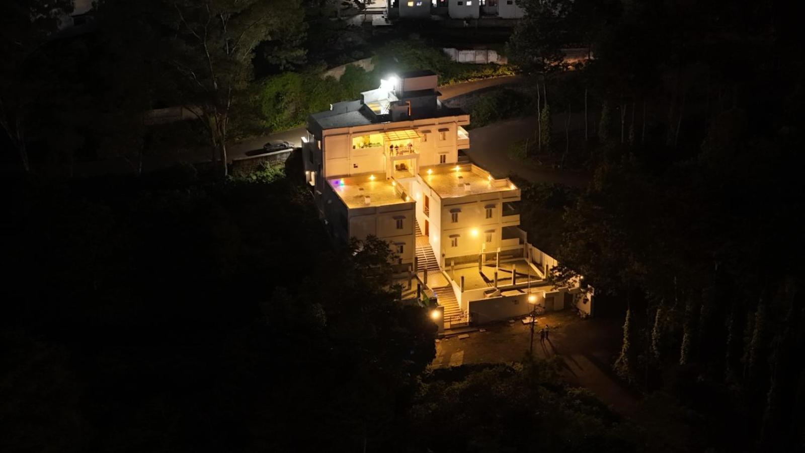 Hotel Peppers Yercaud Exterior photo